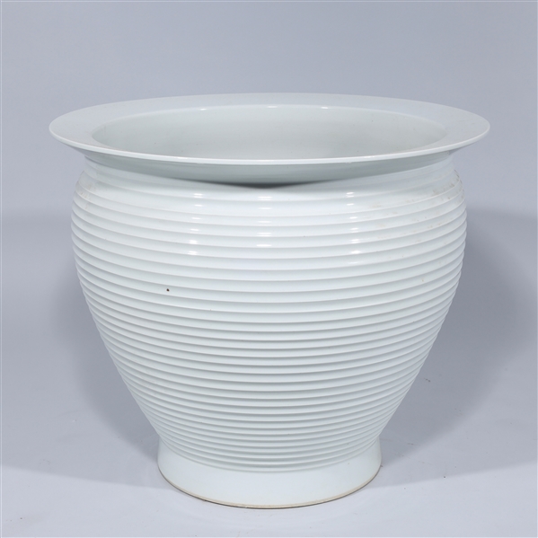 Large Chinese white glazed porcelain 2ad423