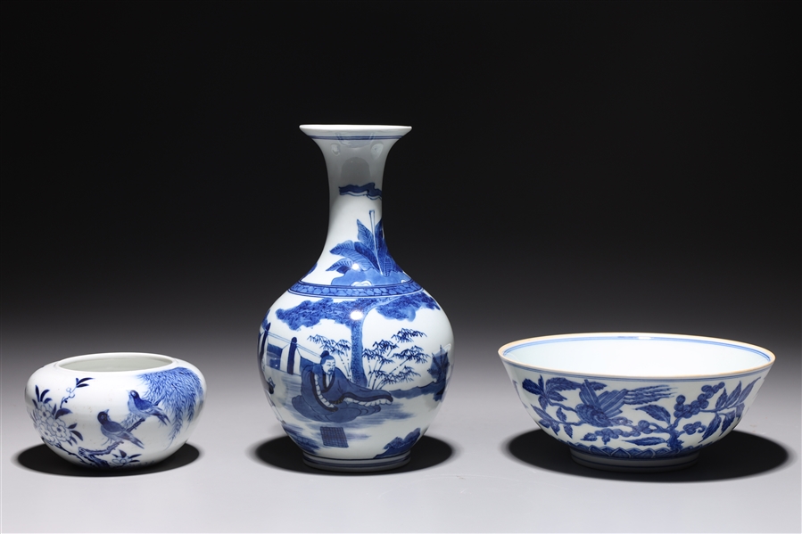 Three various blue and white Chinese 2ad425