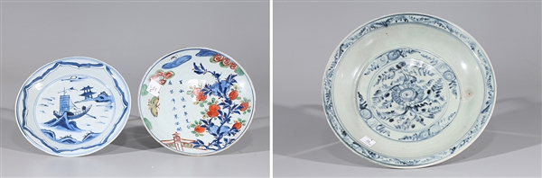 Group of three Chinese porcelains  2ad434