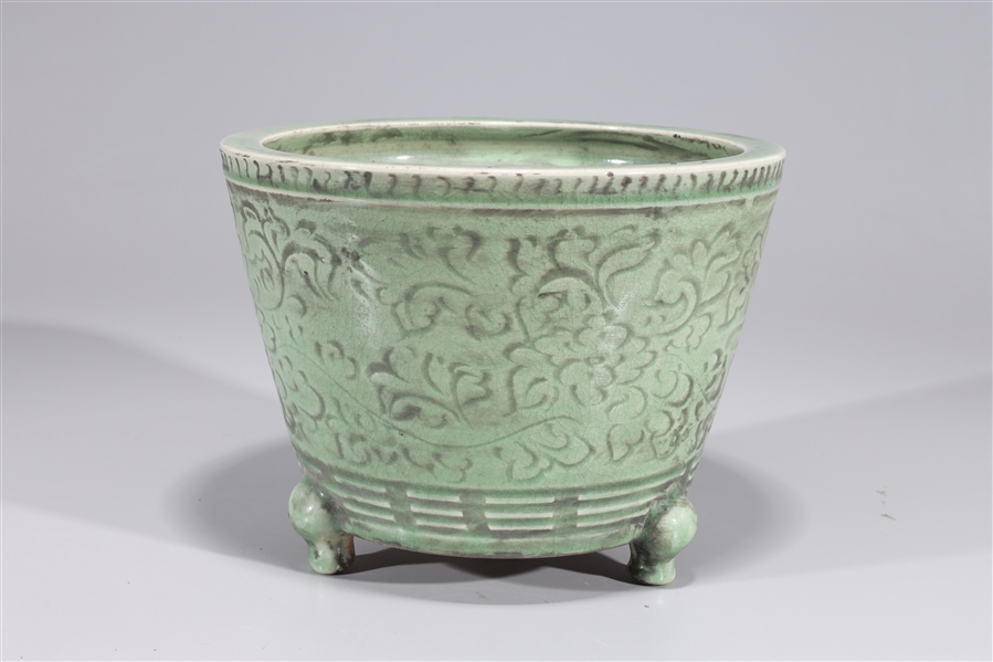 Chinese celadon glazed tripod vase 2ad444