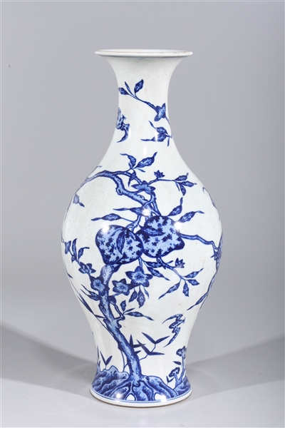 Chinese blue and white porcelain 2ad4db