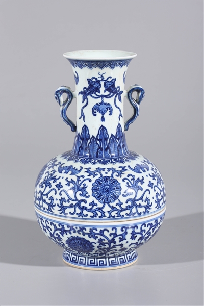 Chinese blue and white porcelain 2ad5e4