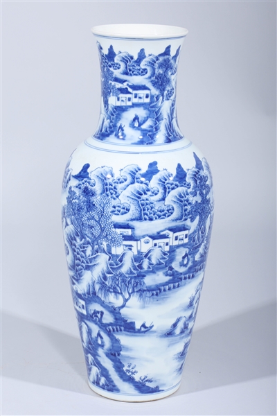 Tall Chinese blue and white vase 2ad5e7