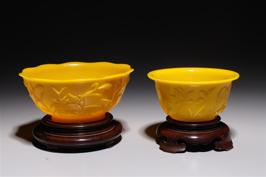 Two Chinese yellow Peking glass 2ad675