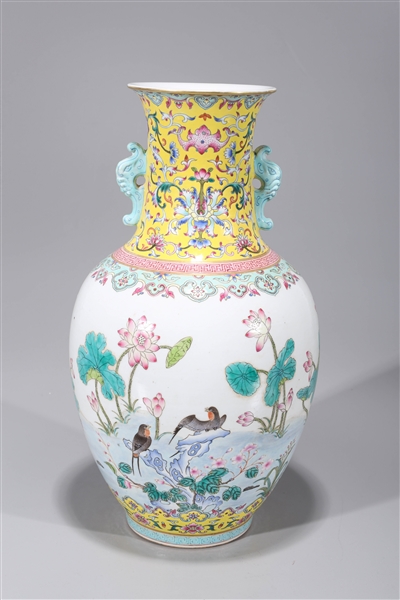 Chinese famille rose enameled porcelain 2ad6b5