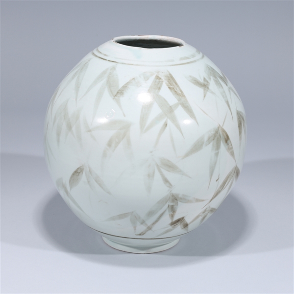 Large Korean porcelain vase with 2ad7a3