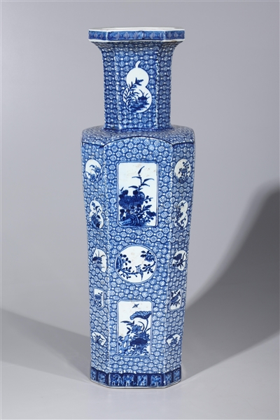 Tall Chinese Qianlong-style blue and