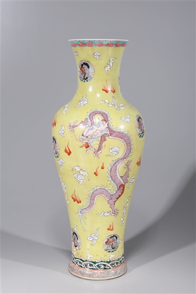 Chinese enameled porcelain vase 2ad862