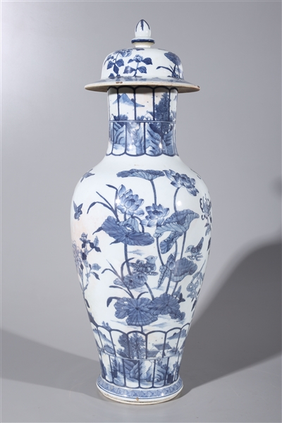 Chinese blue and white porcelain 2ad889