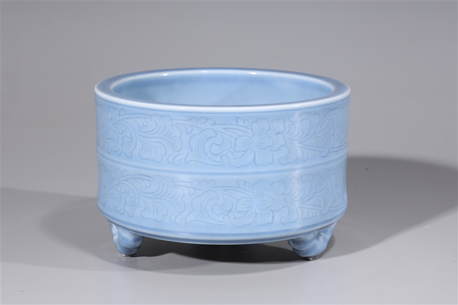 Blue Chinese porcelain basin with