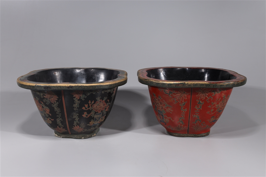 Pair of Chinese lacquered basins