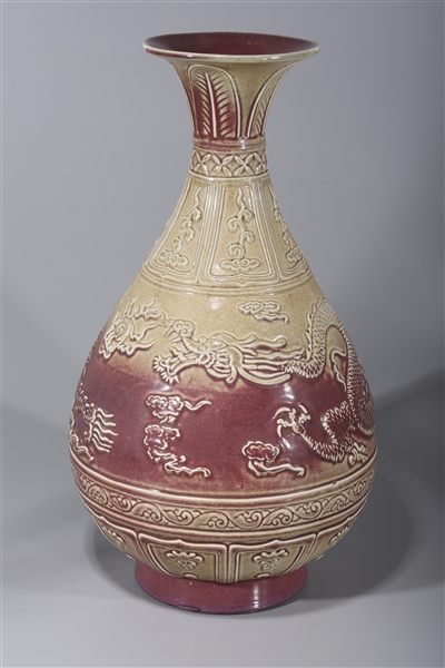 Large Chinese ceramic dragon vase;