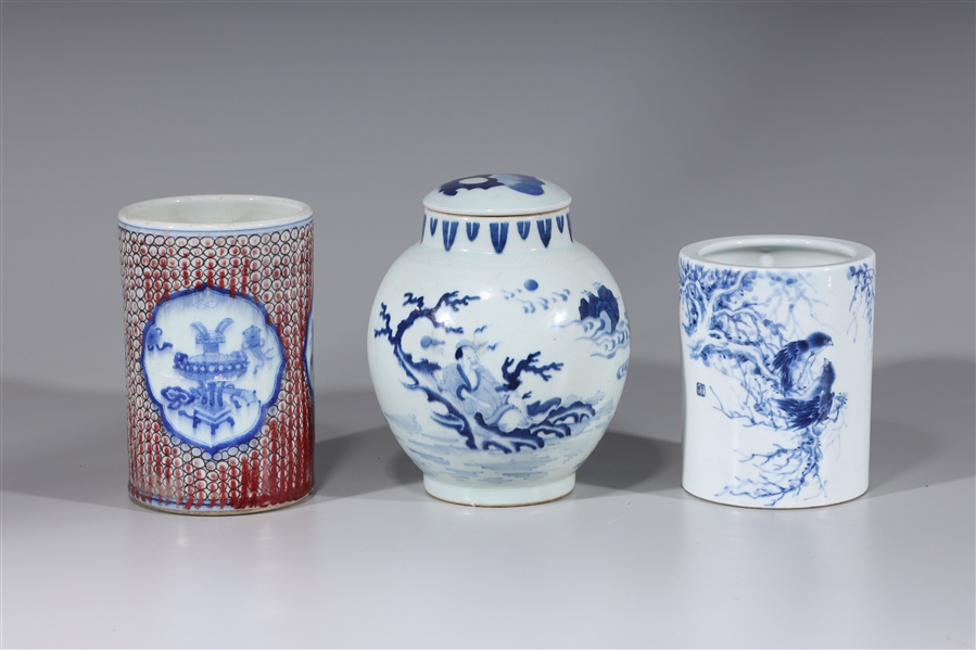 Group of various Chinese porcelains;