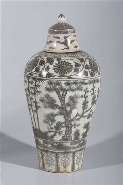 Chinese porcelain temple jar; high