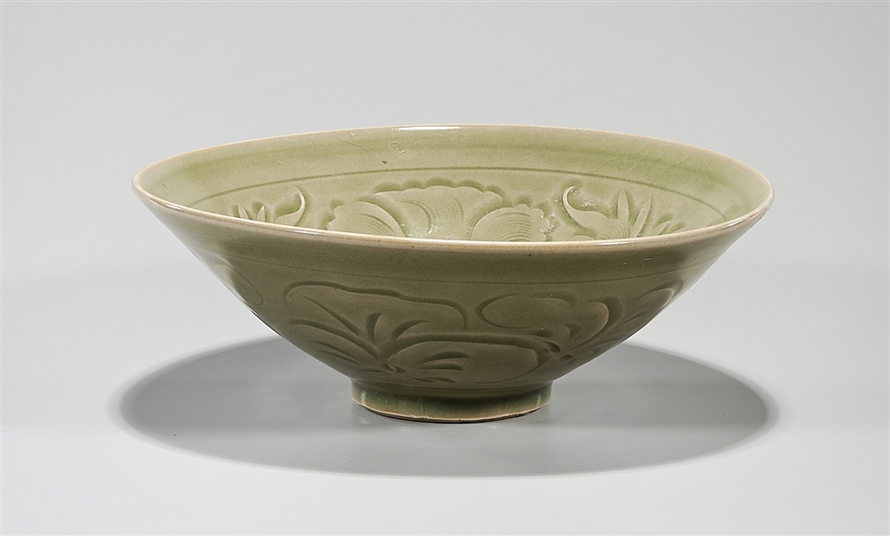 Chinese celadon glazed carved bowl  2ada32