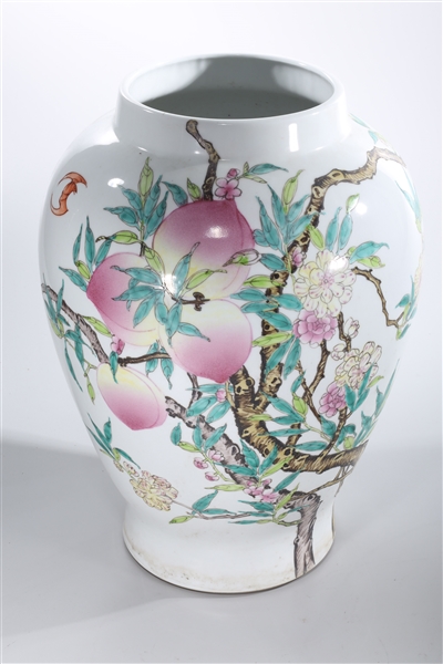 Chinese enameled porcelain vase  2ada6f