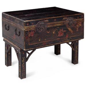 A Chinese Lacquered Trunk 19th 2adc3d