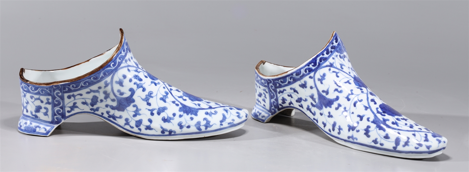 Pair of Chinese blue and white porcelain