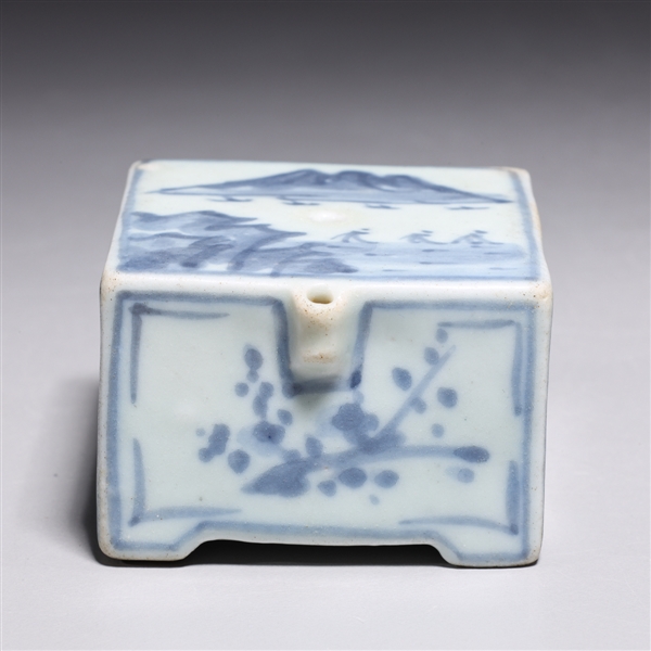 Korean blue and white porcelain 2aba62