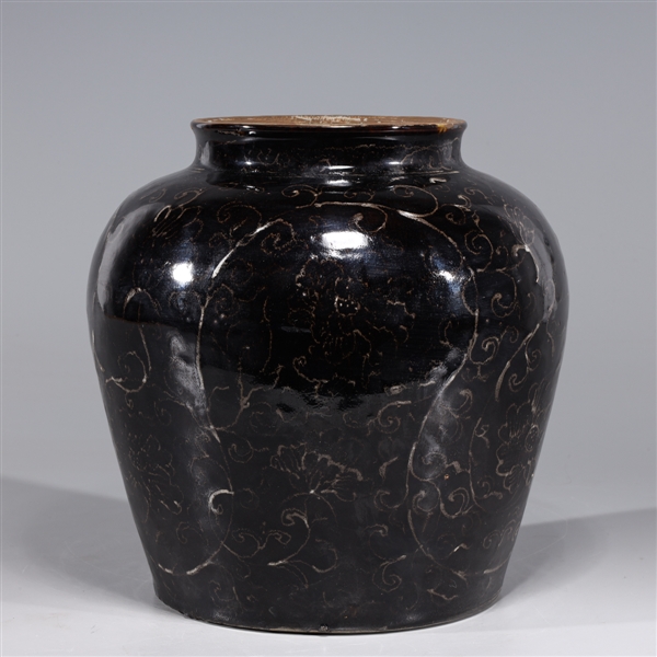 Chinese black glazed ceramic vase 2abc39