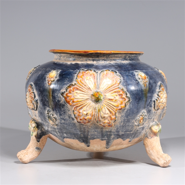 Chinese sancai glazed tripod vessel