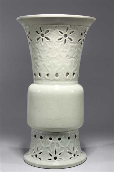 Chinese celadon glazed porcelain 2abc51