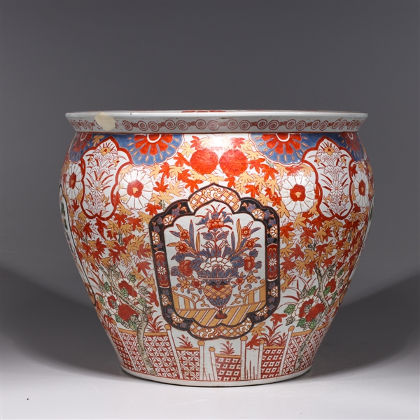 Chinese Imari type enameled porcelain