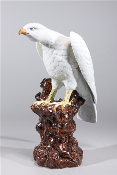 Chinese porcelain hawk statue  2abfe2