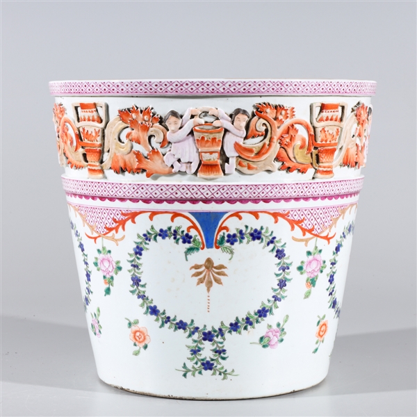 Chinese famille rose enameled porcelain 2ac013