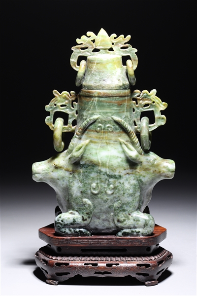 Chinese carved covered jade jar 2ac046