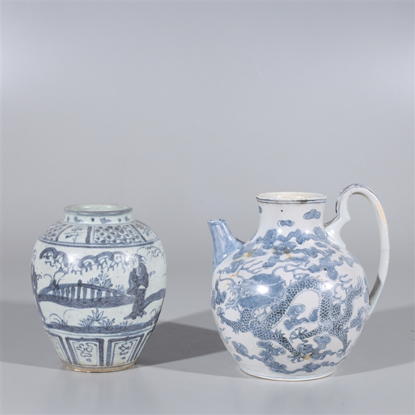 Pair of Chinese blue and white