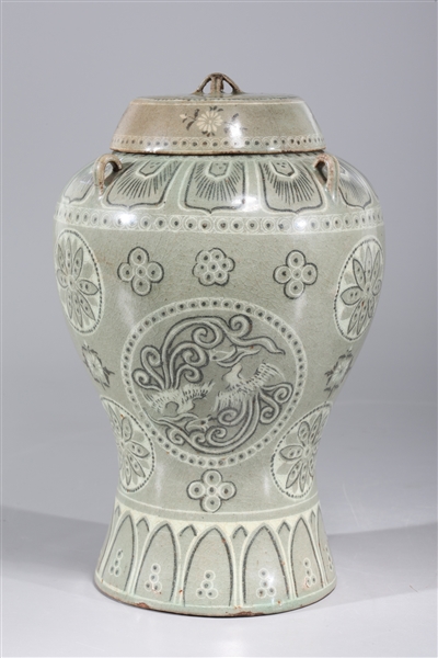 Korean celadon glazed covered jar 2ac18a