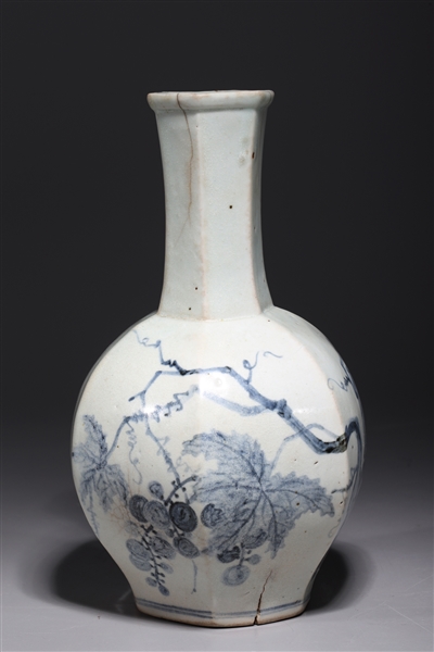 Korean blue and white porcelain 2ac192
