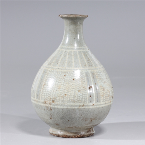 Small Korean celadon glazed vase 2ac19c