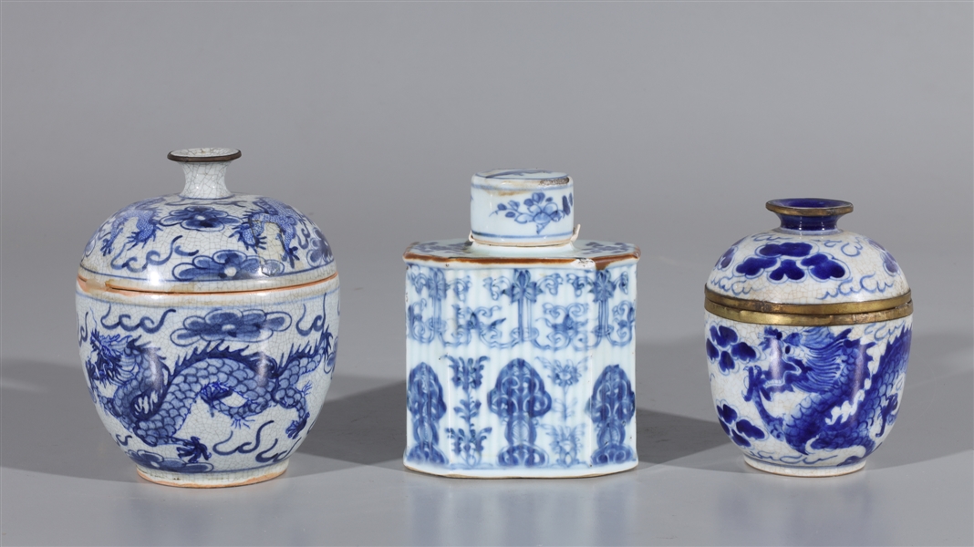 Three Chinese blue and white covered 2ac1e2