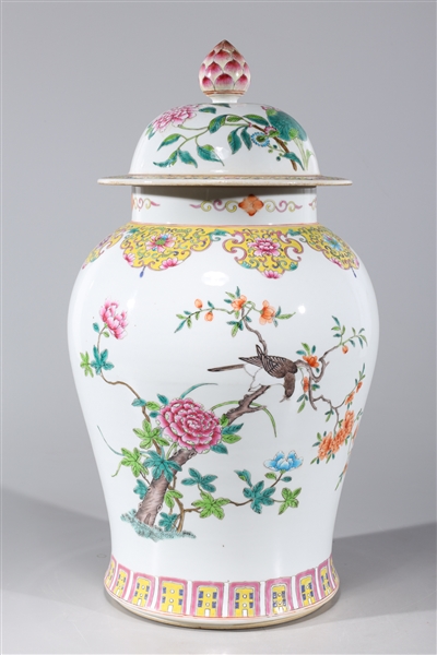 Chinese famille rose enameled porcelain 2ac29e
