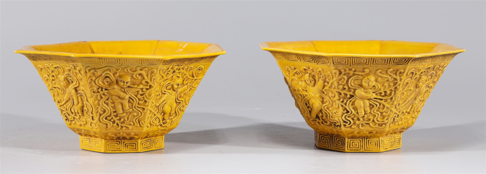 Pair of Chinese yellow ground octagonal 2ac2d2