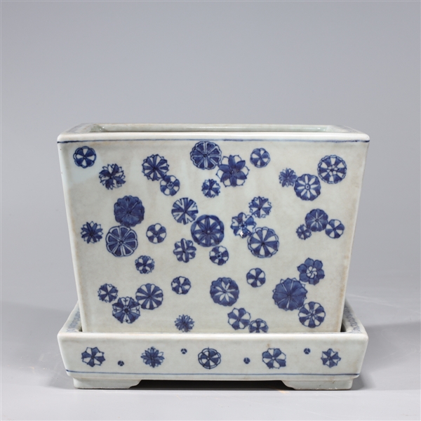 Chinese blue and white porcelain 2ac2df