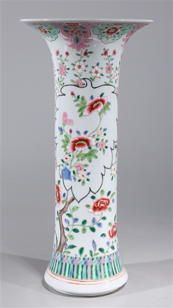 Chinese famille rose enameled porcelain 2ac372