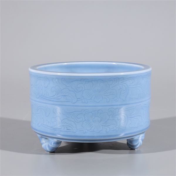 Chinese blue porcelain tripod censer 2ac38e