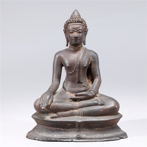 Antique Chinese bronze seated Buddha 2ac42c