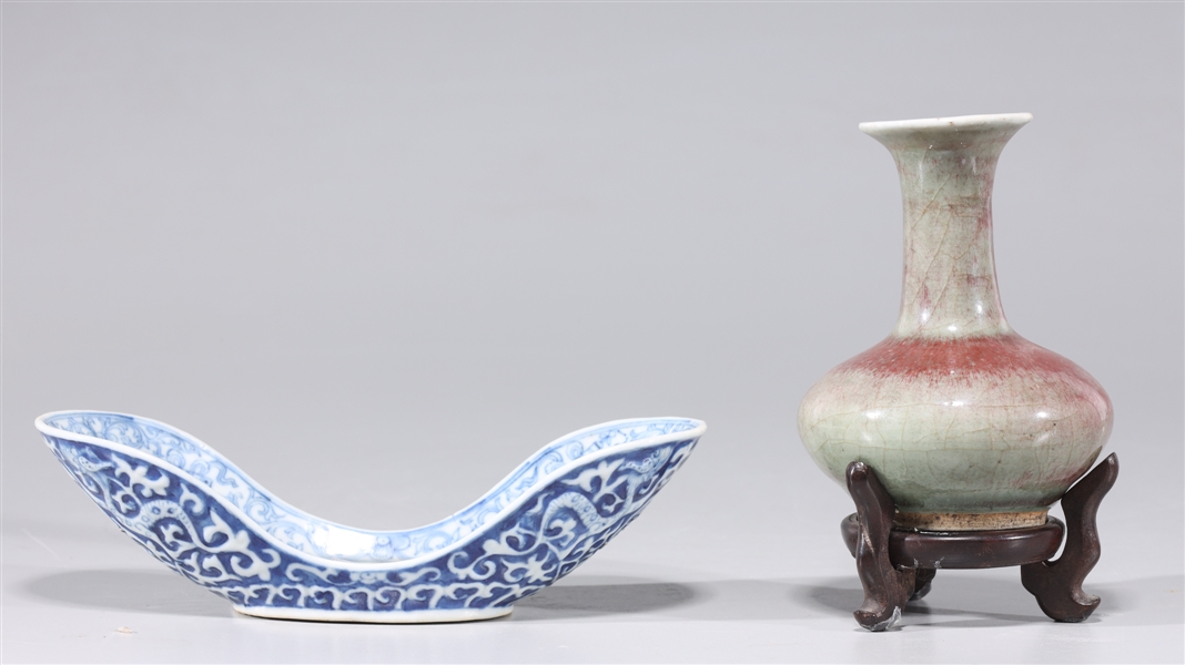 Two pieces of antique Chinese porcelain
