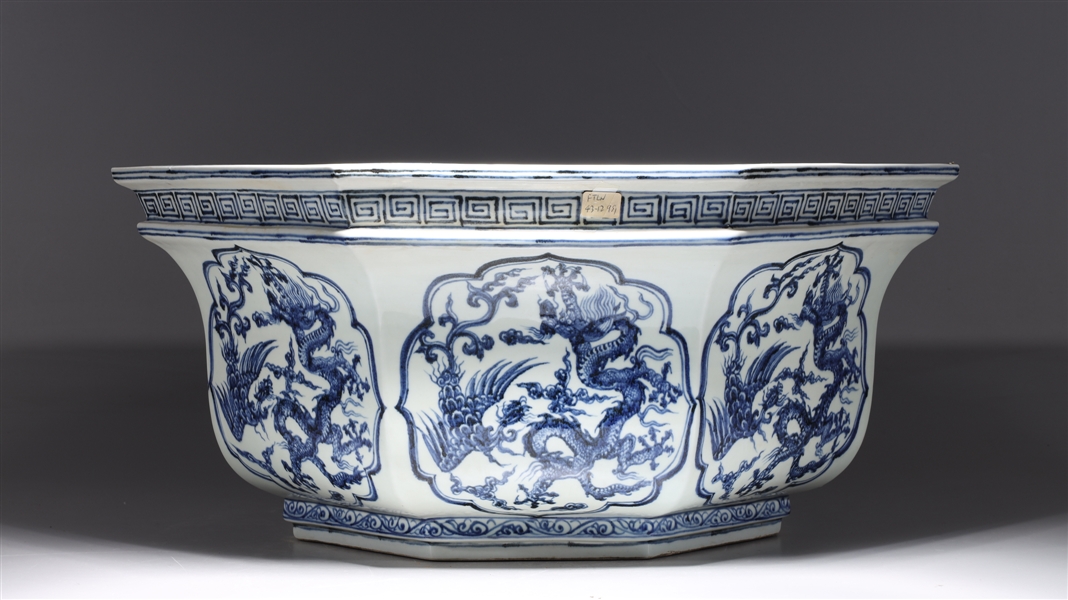 Large Chinese Ming style blue and 2ac454