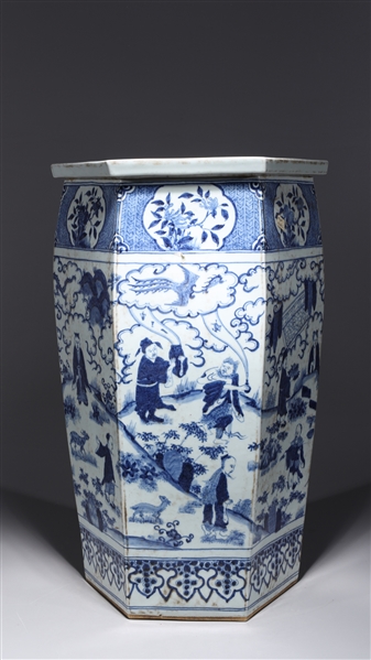 Chinese blue and white porcelain 2ac45c