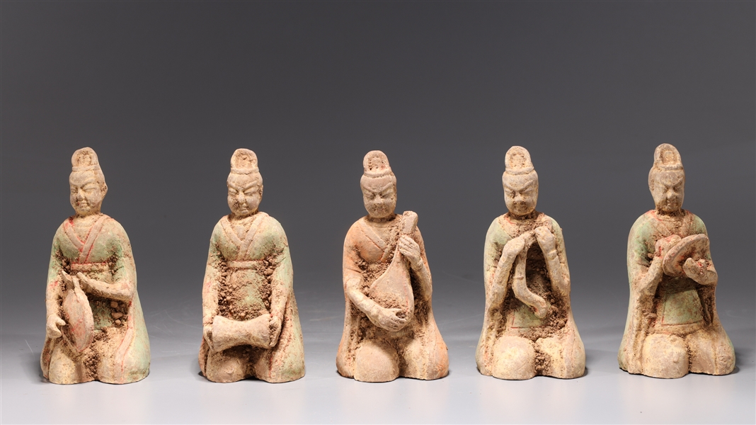 Group of four early style ceramic 2ac4f5