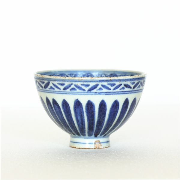 Chinese blue and white porcelain 2ac4ff