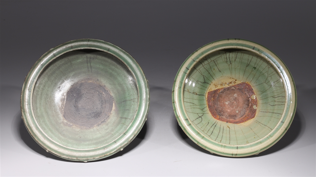 Pair of Chinese tripod dishes with