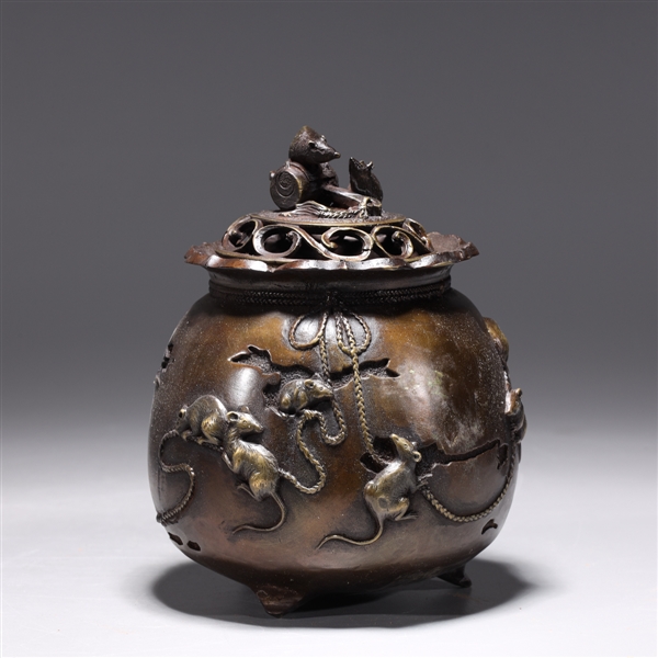Chinese bronze tripod censer with