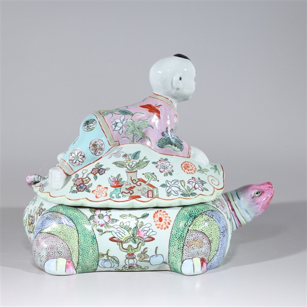 Chinese famille rose enameled porcelain 2ac638