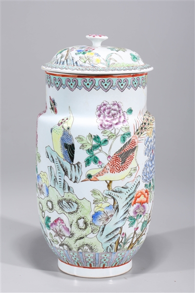 Chinese famille rose enameled porcelain 2ac643